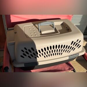 Vibrant Life Pet Kennel Small 23" Dog Crate, Plastic Travel Pet Carrier for Pets